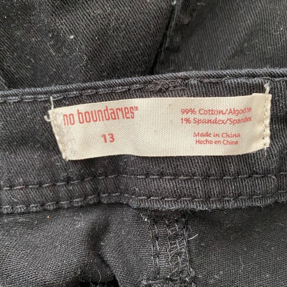 Shorts - Picture 3 of 3